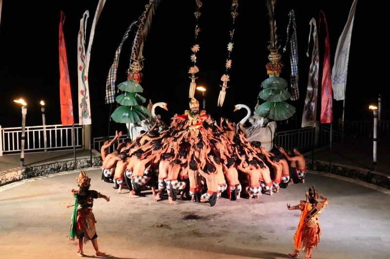 رقصة Kecak في أولوواتو
